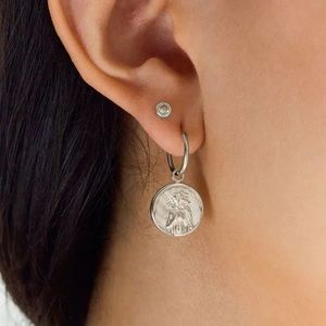 Awe Inspired Aphrodite Single Earring